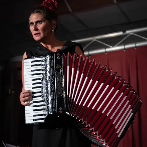 Tiziana Valentini à l’accordéon